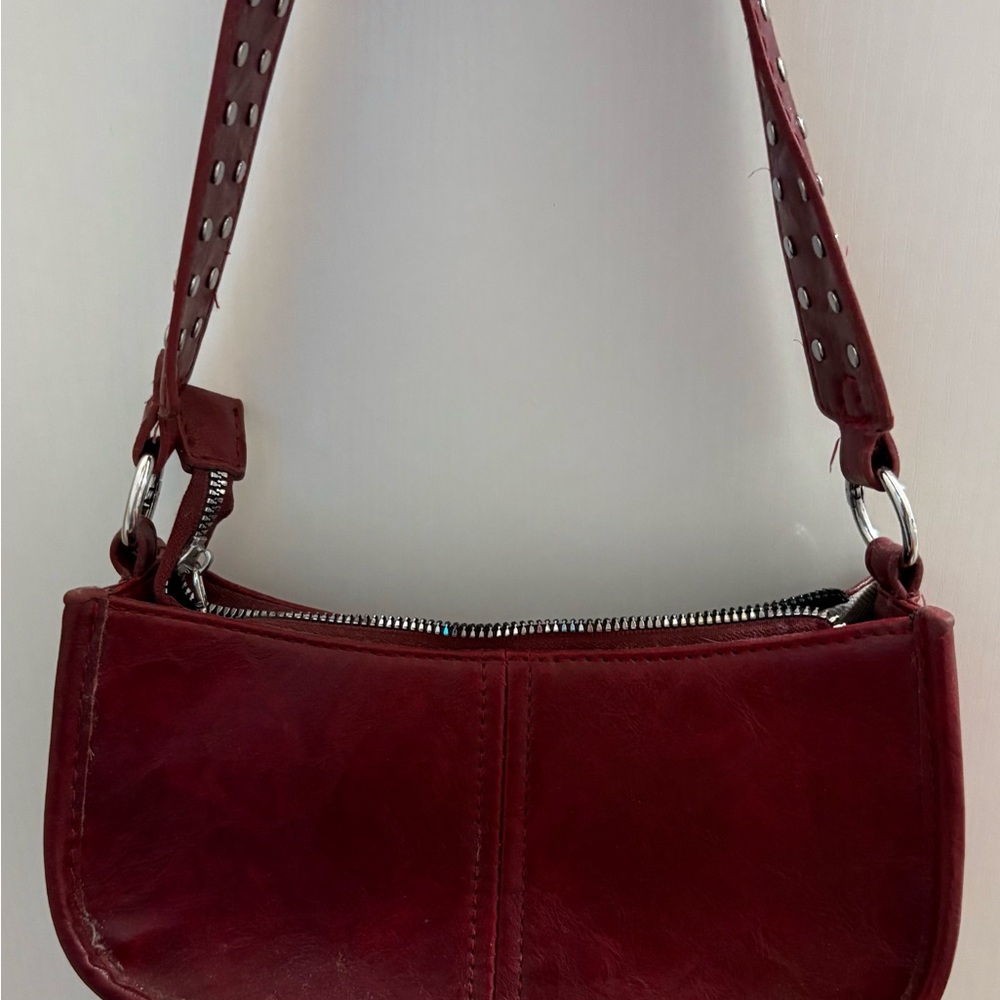 Elegant Red Leather Shoulder Bag